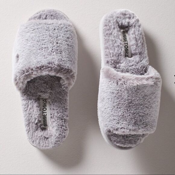 Minnetonka Sunday sandals /slide - Picture 1 of 3